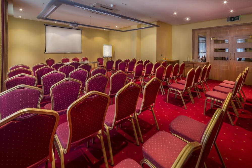 Dublin Skylon Hotel Екстериор снимка